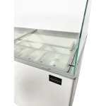 Schepijsvitrine Tenerife - 10x 5 Liter - Wit - 230V - H 122.9 x B 143.9 x D 72.7 CM - Combisteel 7472.0135 €1,103.00 ijsvitrines